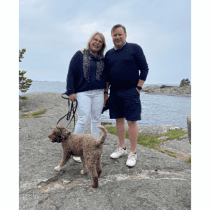 Tarjoamme ulkoistettua myyntiä ja markkinointia sekä markkinatutkimuksia.